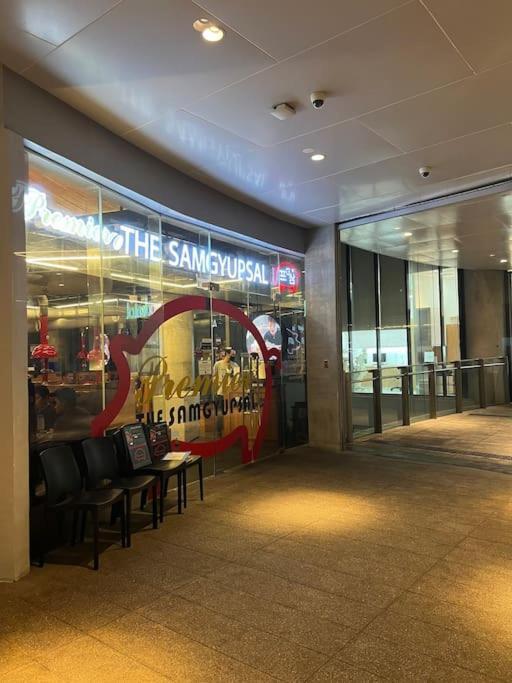 Apartment In Air Residences, Makati With Wifi, Netflix, Pool, Mall And More Manila Exterior foto